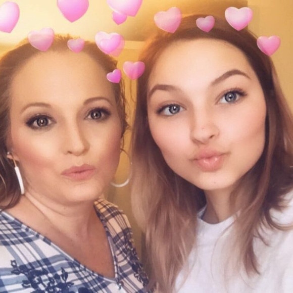 Meet your Posher, Kim - Picture 1 of 4